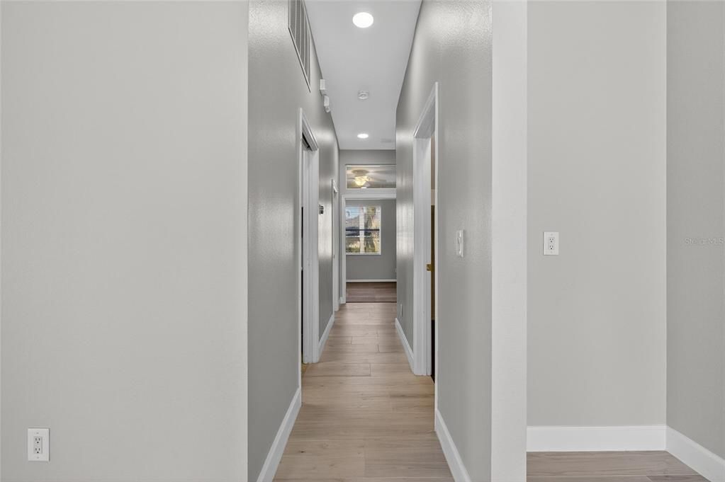 En Venta: $899,900 (4 camas, 3 baños, 3377 Pies cuadrados)