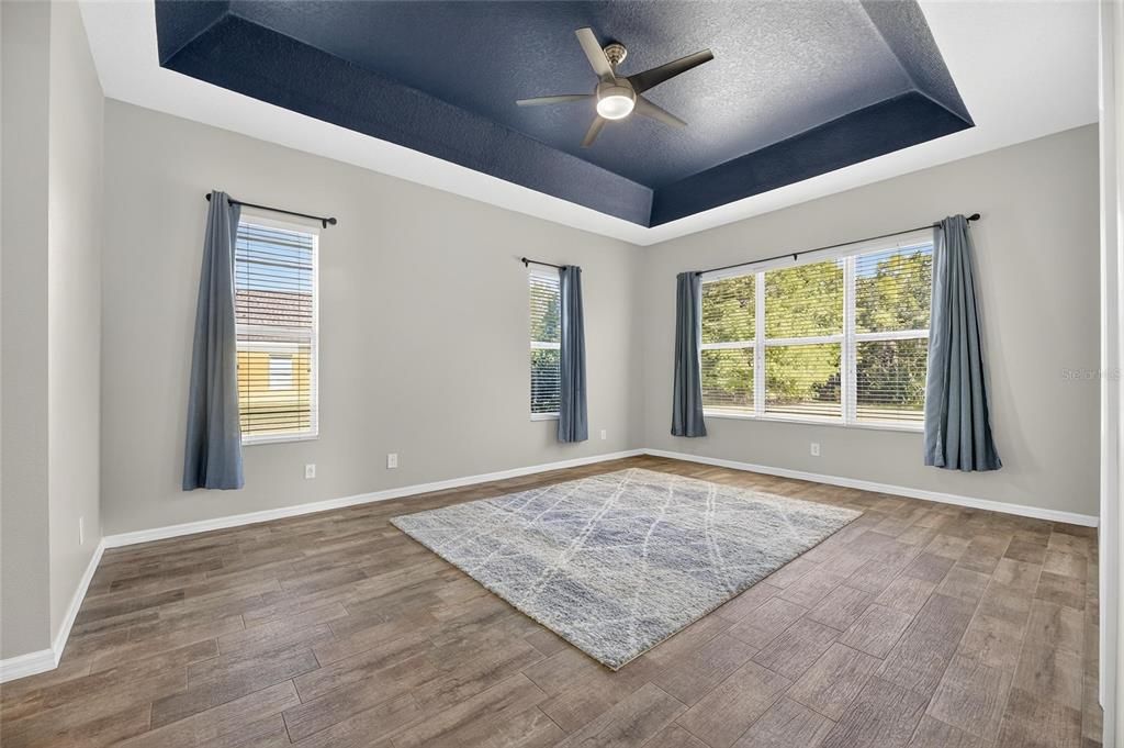 En Venta: $899,900 (4 camas, 3 baños, 3377 Pies cuadrados)