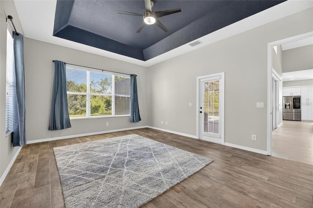 En Venta: $899,900 (4 camas, 3 baños, 3377 Pies cuadrados)