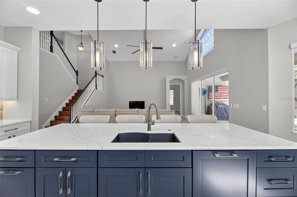 En Venta: $899,900 (4 camas, 3 baños, 3377 Pies cuadrados)