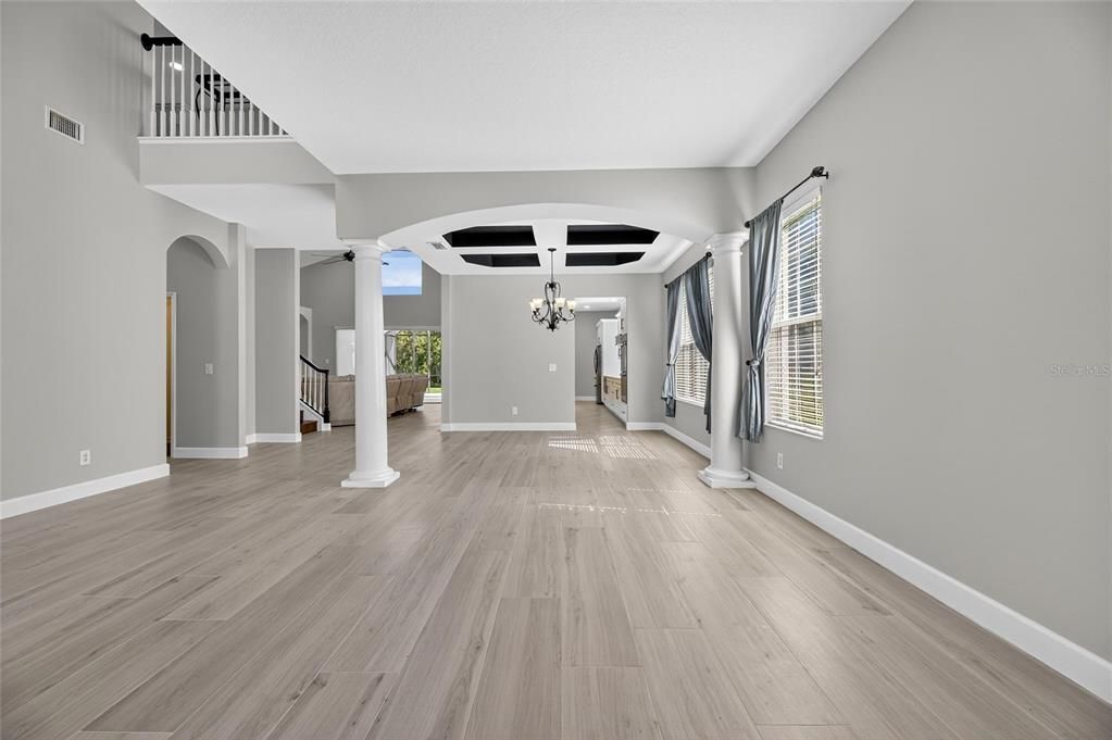 En Venta: $899,900 (4 camas, 3 baños, 3377 Pies cuadrados)