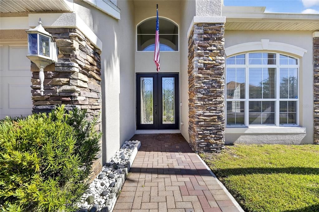 En Venta: $899,900 (4 camas, 3 baños, 3377 Pies cuadrados)