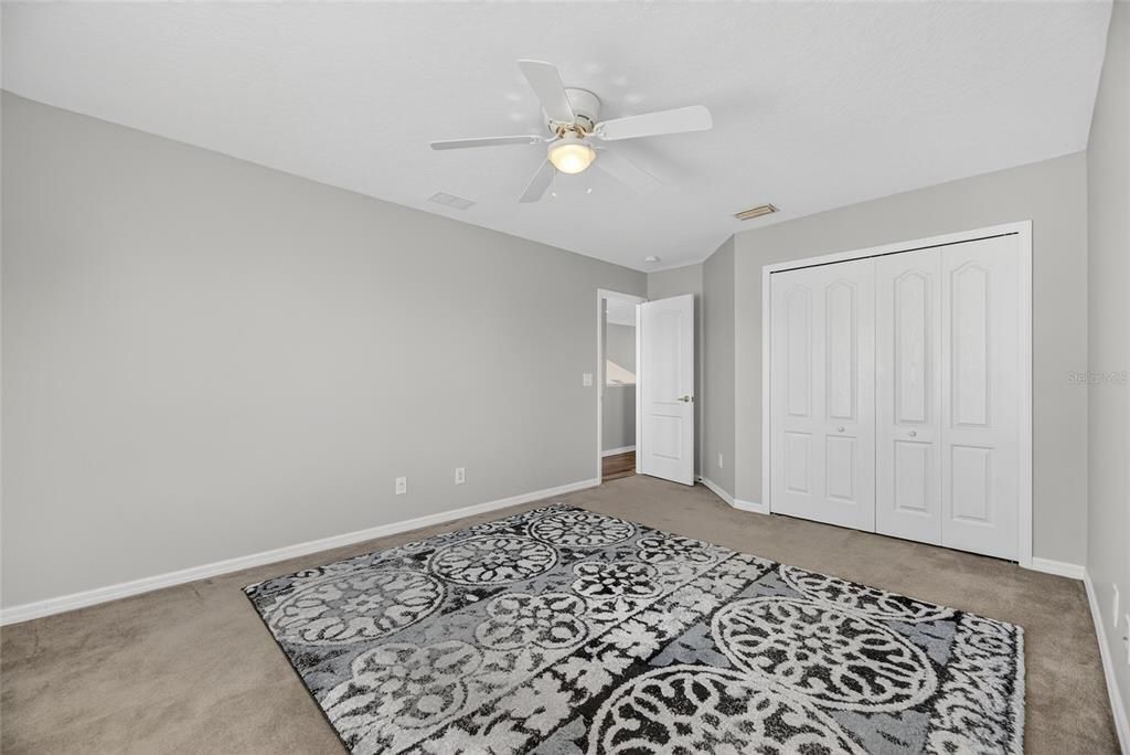 En Venta: $899,900 (4 camas, 3 baños, 3377 Pies cuadrados)