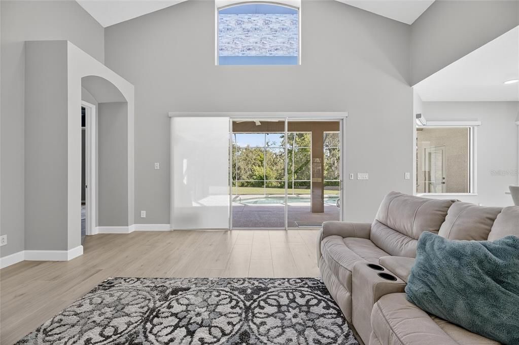 En Venta: $899,900 (4 camas, 3 baños, 3377 Pies cuadrados)