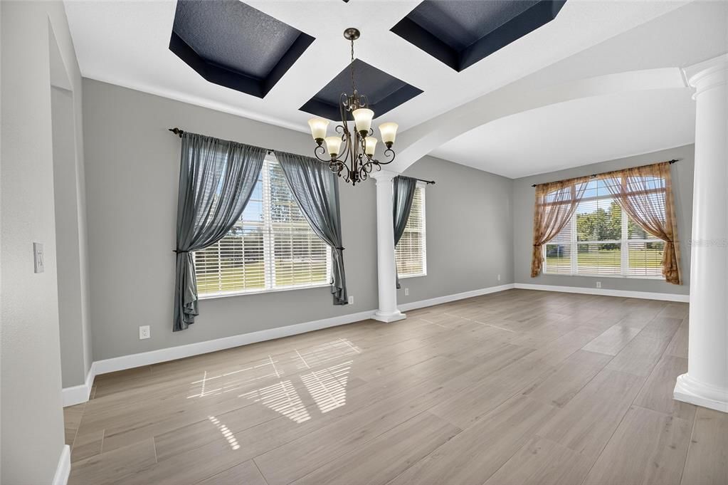 En Venta: $899,900 (4 camas, 3 baños, 3377 Pies cuadrados)