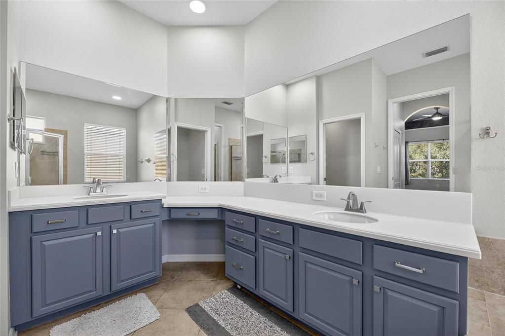 En Venta: $899,900 (4 camas, 3 baños, 3377 Pies cuadrados)