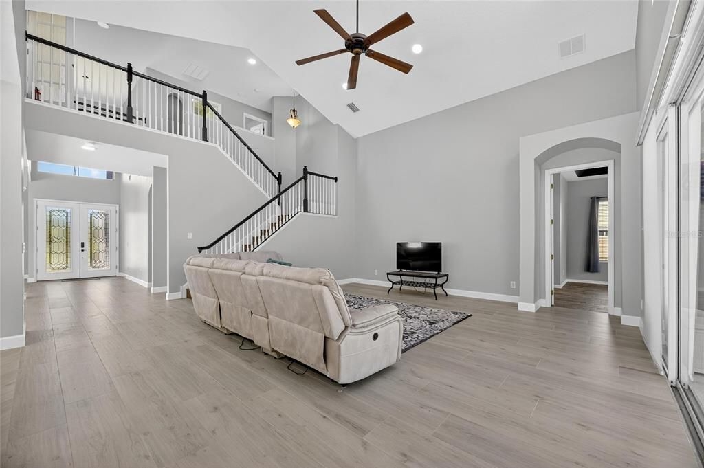 En Venta: $899,900 (4 camas, 3 baños, 3377 Pies cuadrados)