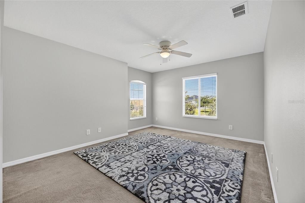 En Venta: $899,900 (4 camas, 3 baños, 3377 Pies cuadrados)