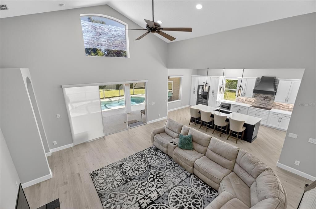 En Venta: $899,900 (4 camas, 3 baños, 3377 Pies cuadrados)