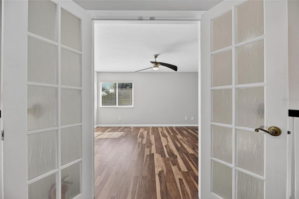 En Venta: $899,900 (4 camas, 3 baños, 3377 Pies cuadrados)