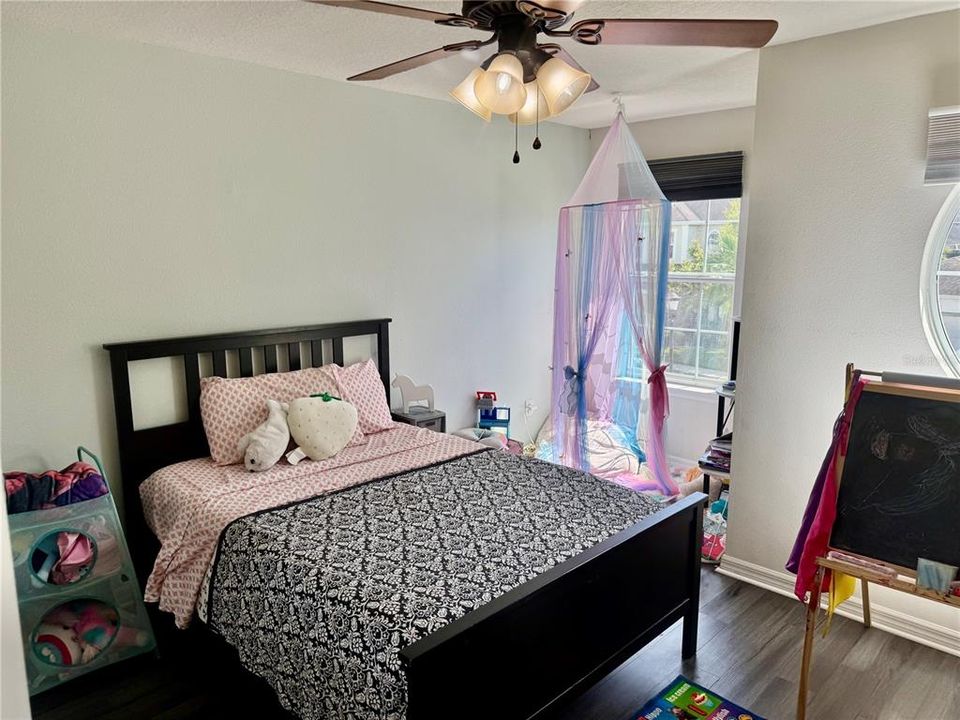 En Venta: $517,500 (5 camas, 2 baños, 3092 Pies cuadrados)