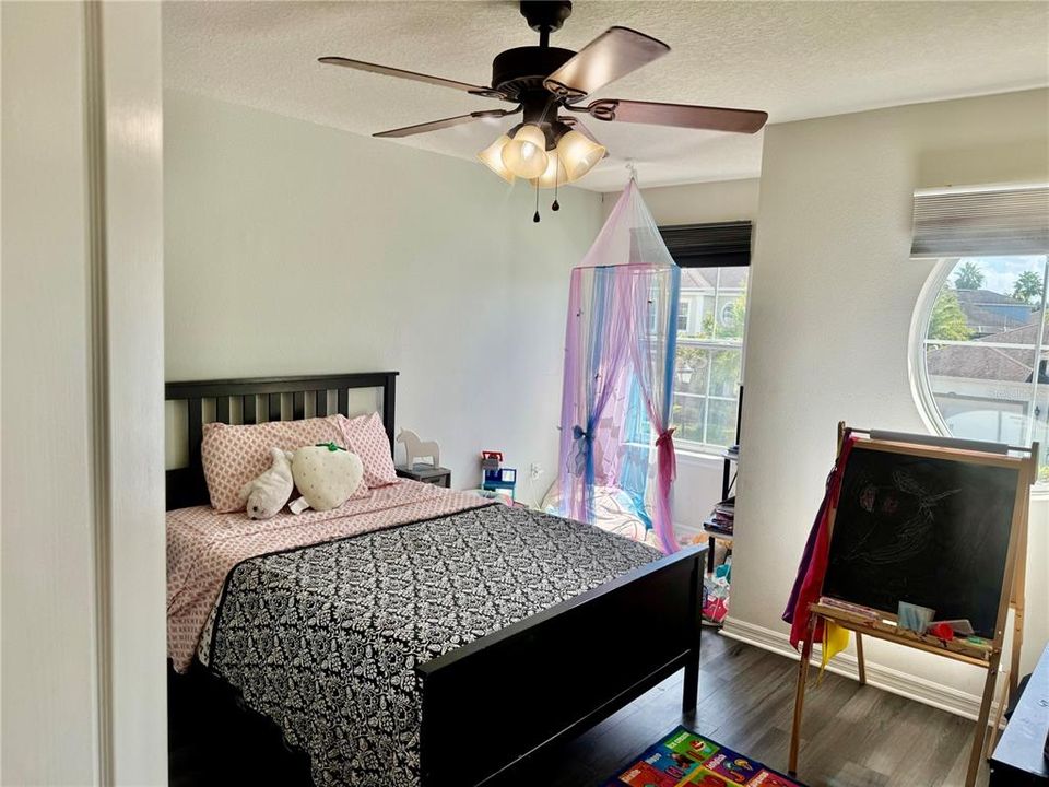 En Venta: $517,500 (5 camas, 2 baños, 3092 Pies cuadrados)