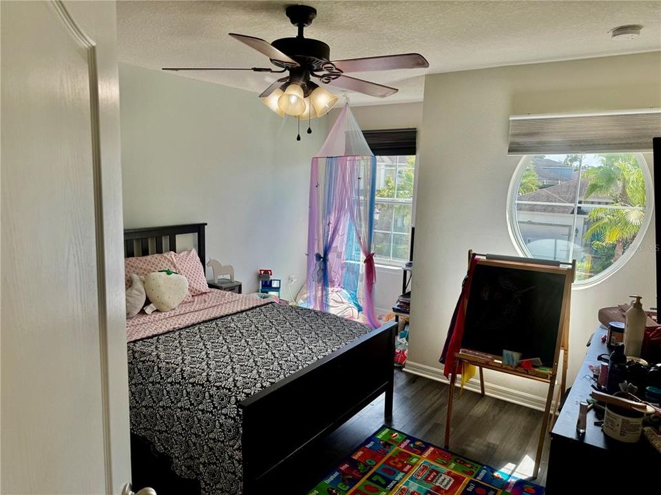 En Venta: $517,500 (5 camas, 2 baños, 3092 Pies cuadrados)