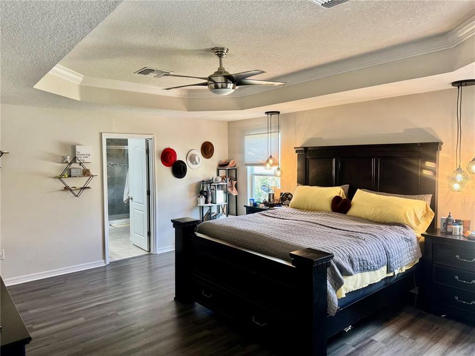 En Venta: $517,500 (5 camas, 2 baños, 3092 Pies cuadrados)