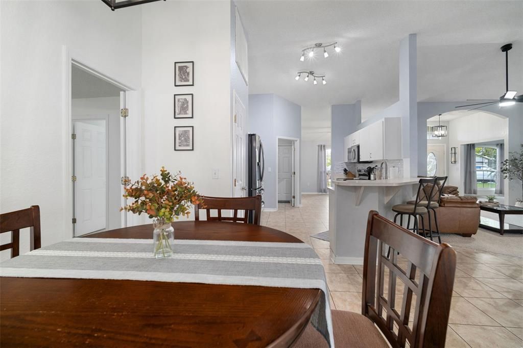 На продажу: $350,000 (3 спален, 2 ванн, 1838 Квадратных фут)