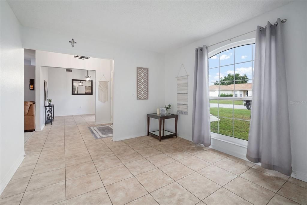 На продажу: $350,000 (3 спален, 2 ванн, 1838 Квадратных фут)