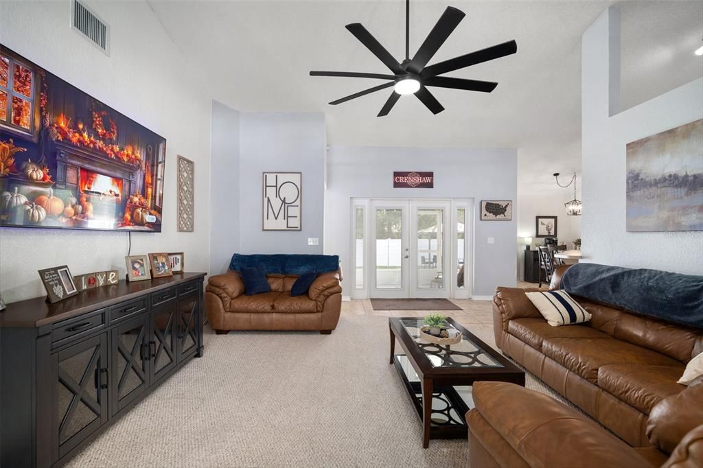 На продажу: $350,000 (3 спален, 2 ванн, 1838 Квадратных фут)