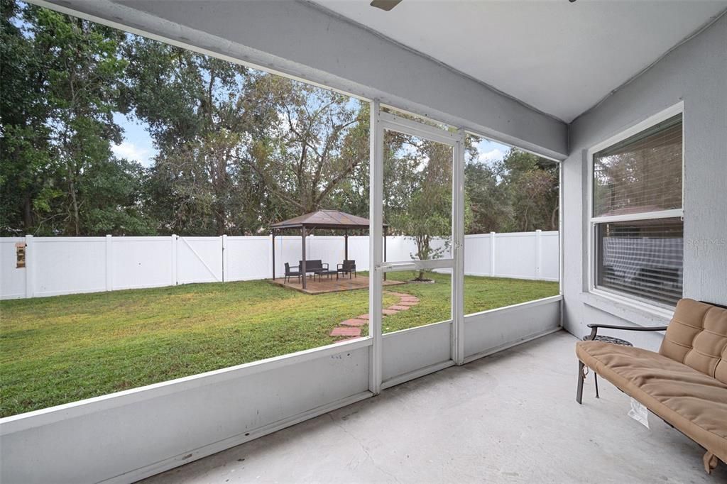 На продажу: $350,000 (3 спален, 2 ванн, 1838 Квадратных фут)