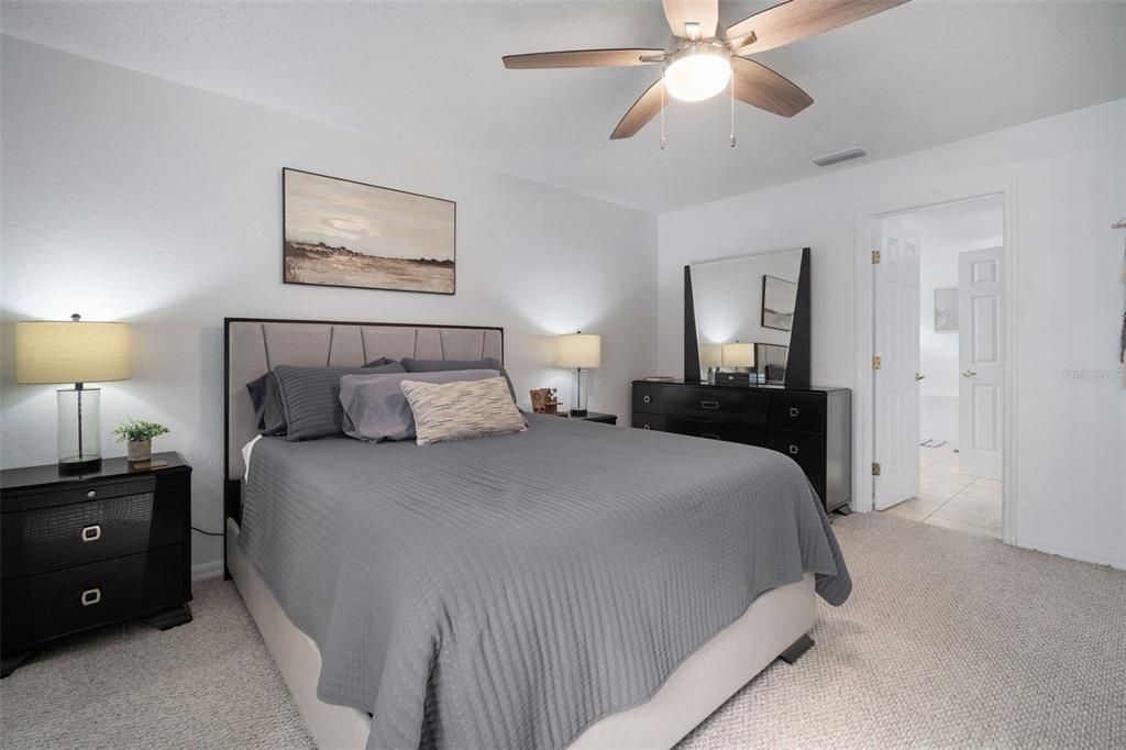 На продажу: $350,000 (3 спален, 2 ванн, 1838 Квадратных фут)