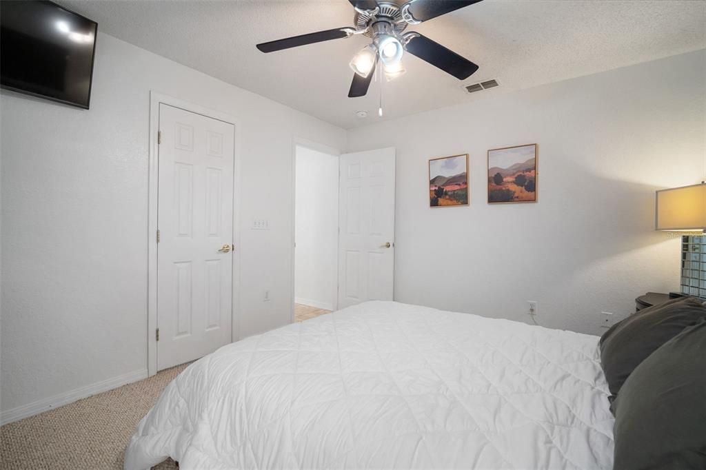 На продажу: $350,000 (3 спален, 2 ванн, 1838 Квадратных фут)