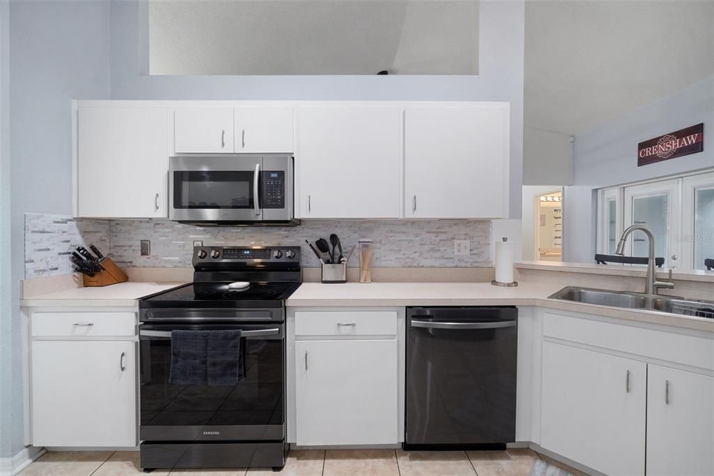 На продажу: $350,000 (3 спален, 2 ванн, 1838 Квадратных фут)