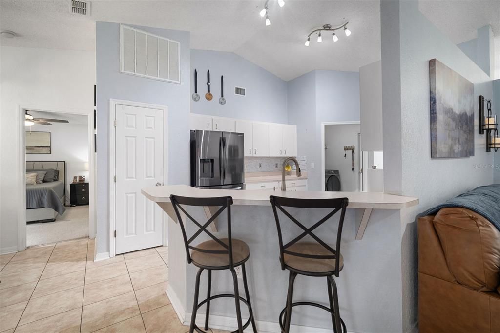 На продажу: $350,000 (3 спален, 2 ванн, 1838 Квадратных фут)