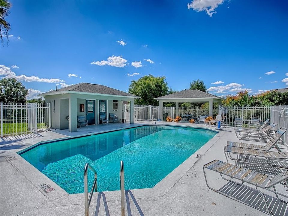 For Sale: $287,000 (2 beds, 2 baths, 1162 Square Feet)