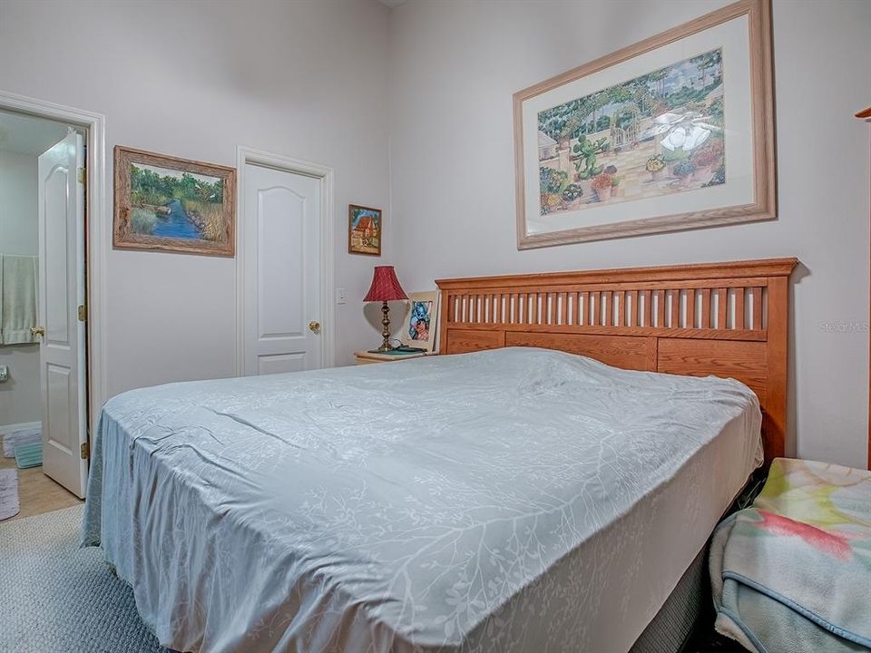 For Sale: $287,000 (2 beds, 2 baths, 1162 Square Feet)