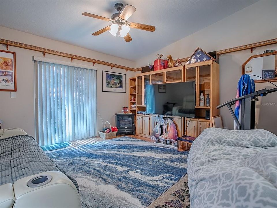 For Sale: $287,000 (2 beds, 2 baths, 1162 Square Feet)