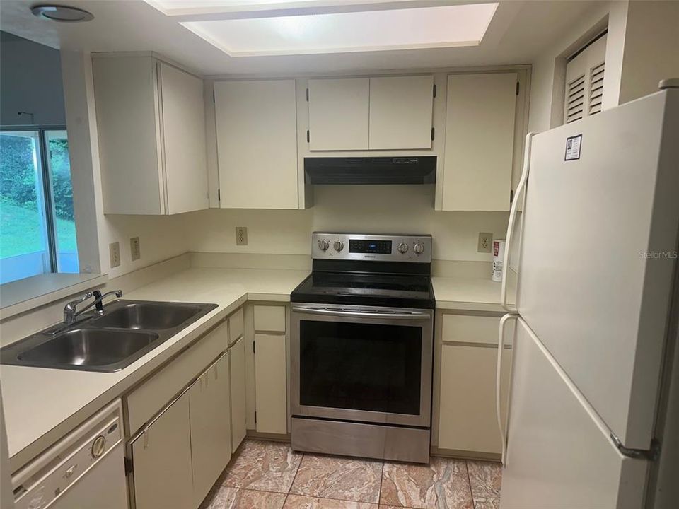 En Venta: $172,500 (2 camas, 2 baños, 1006 Pies cuadrados)