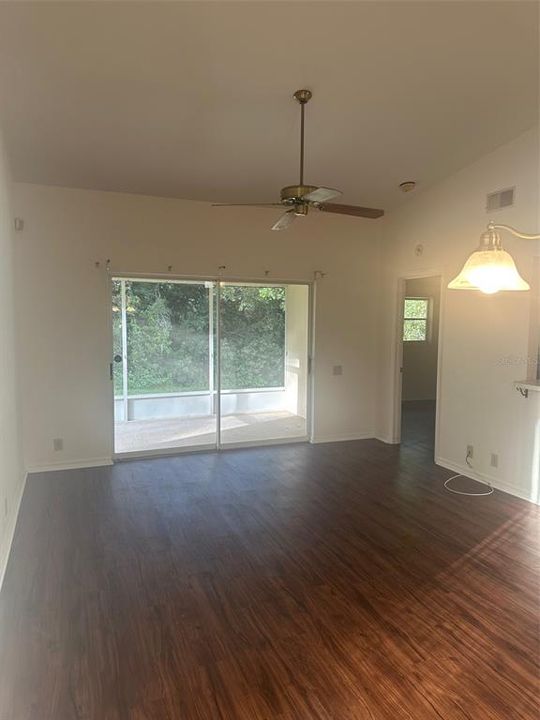 En Venta: $172,500 (2 camas, 2 baños, 1006 Pies cuadrados)