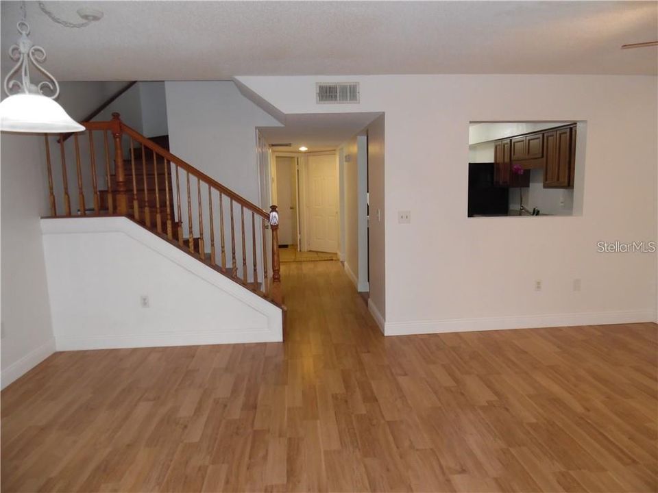 出租: $2,200 (3 贝兹, 2 浴室, 1567 平方英尺)