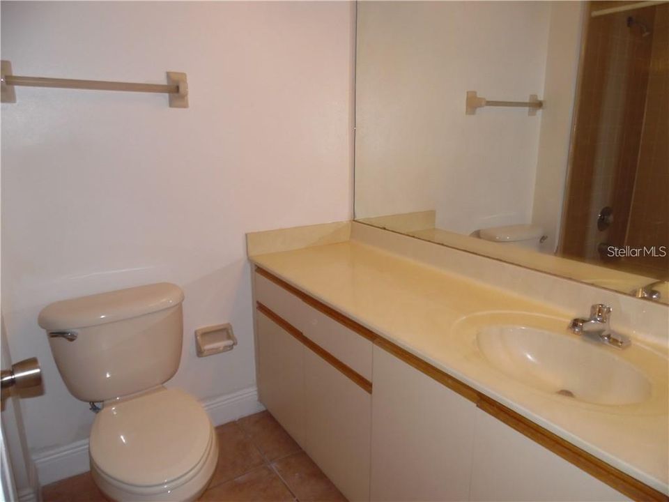 出租: $2,200 (3 贝兹, 2 浴室, 1567 平方英尺)