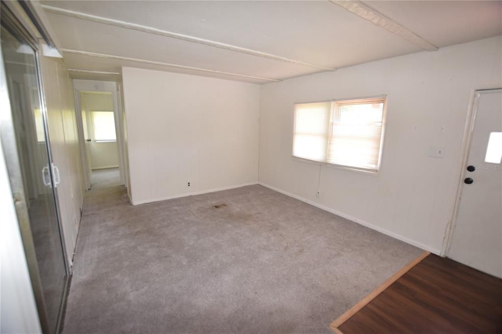 For Rent: $1,275 (2 beds, 2 baths, 720 Square Feet)