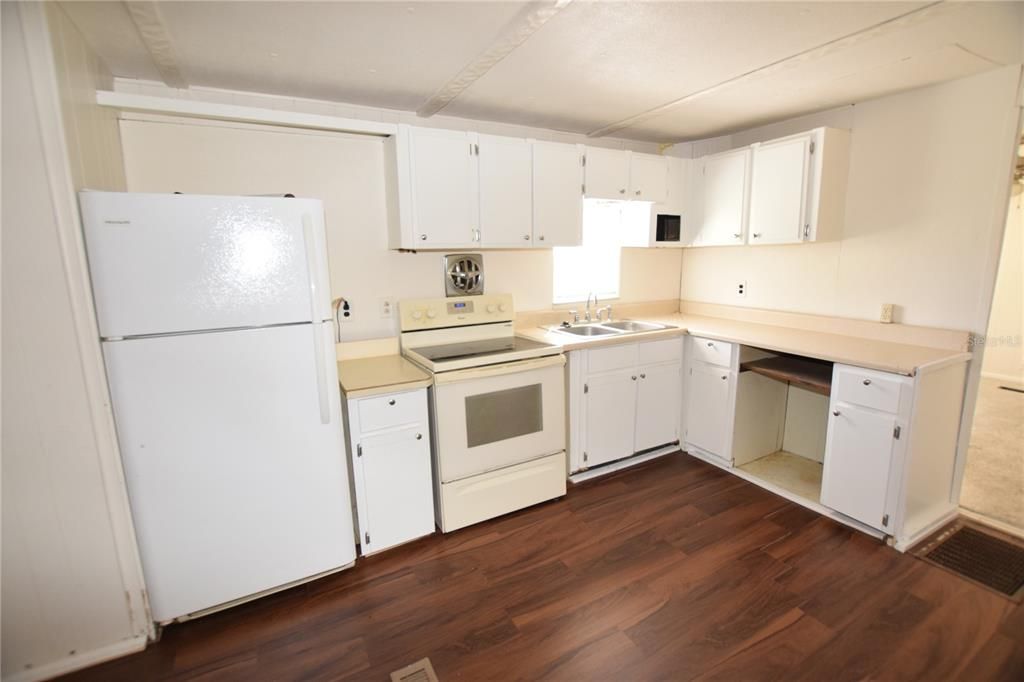 For Rent: $1,275 (2 beds, 2 baths, 720 Square Feet)