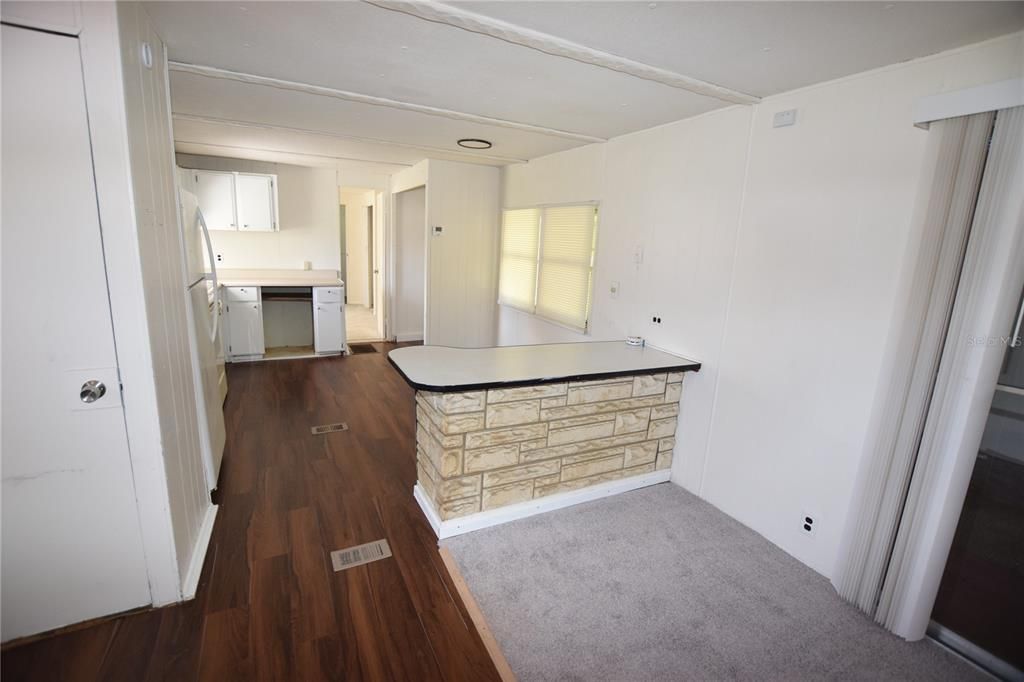 For Rent: $1,275 (2 beds, 2 baths, 720 Square Feet)