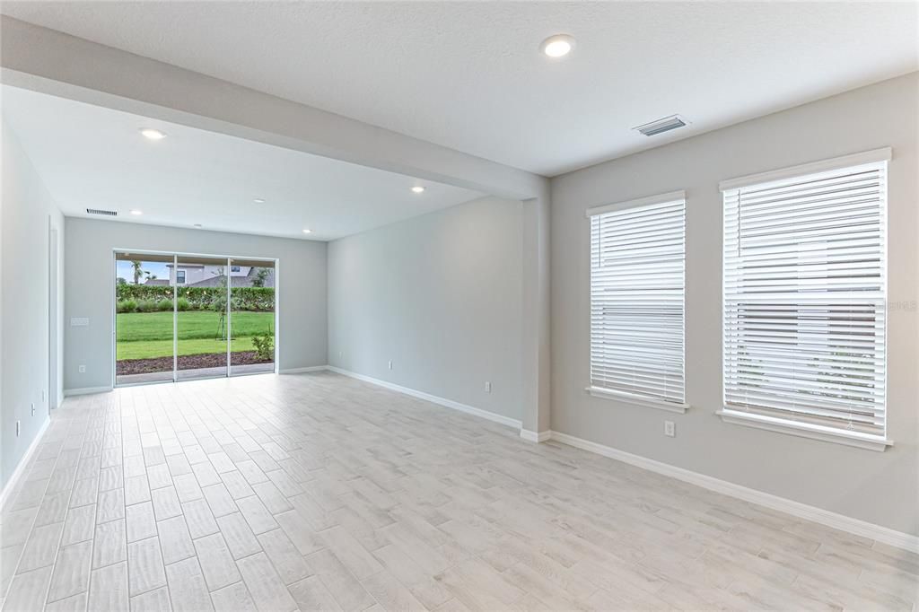 For Rent: $3,600 (4 beds, 3 baths, 2582 Square Feet)