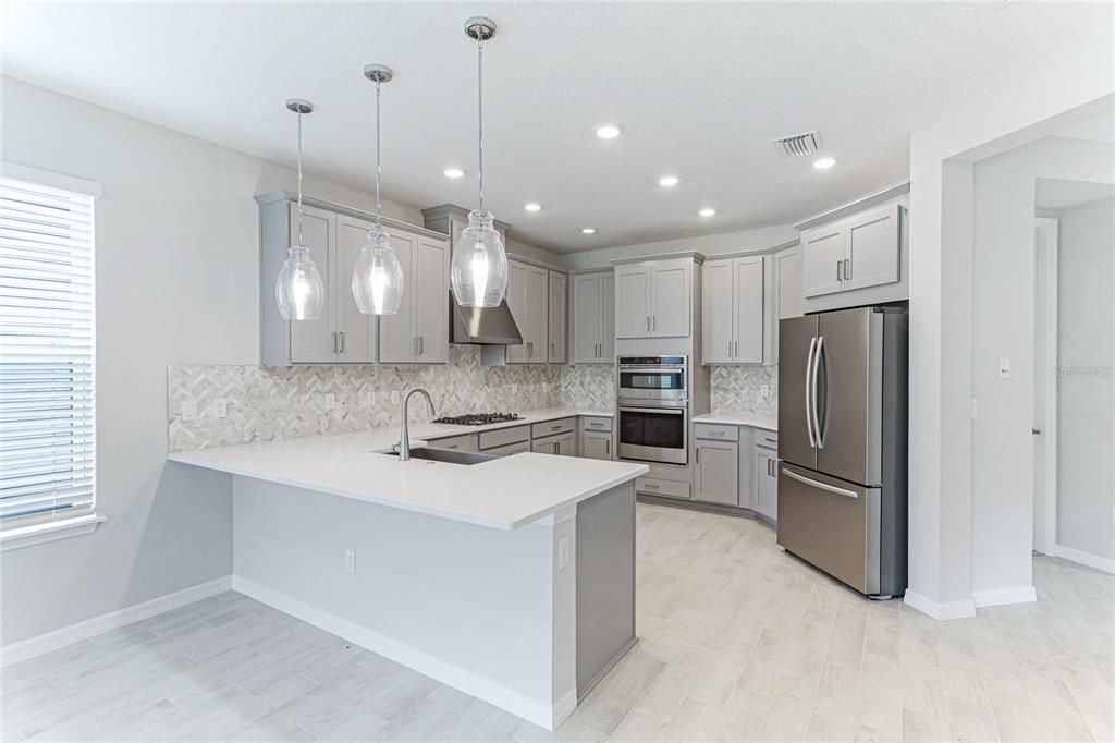 For Rent: $3,600 (4 beds, 3 baths, 2582 Square Feet)