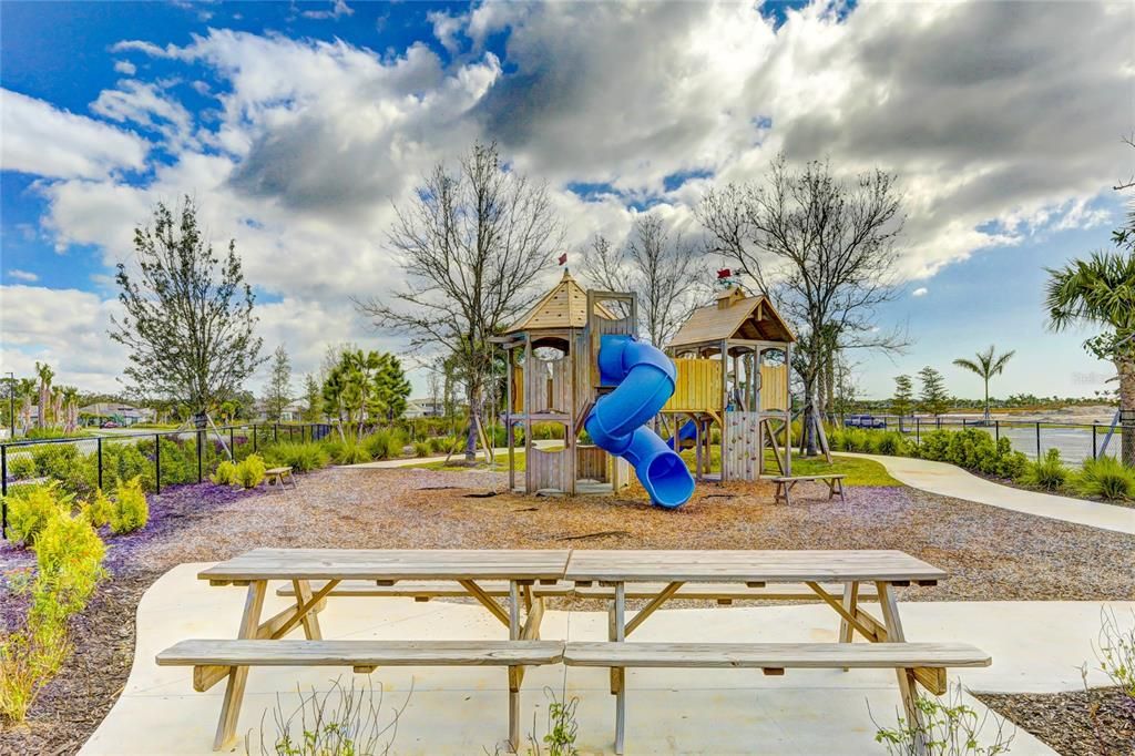 For Rent: $3,600 (4 beds, 3 baths, 2582 Square Feet)