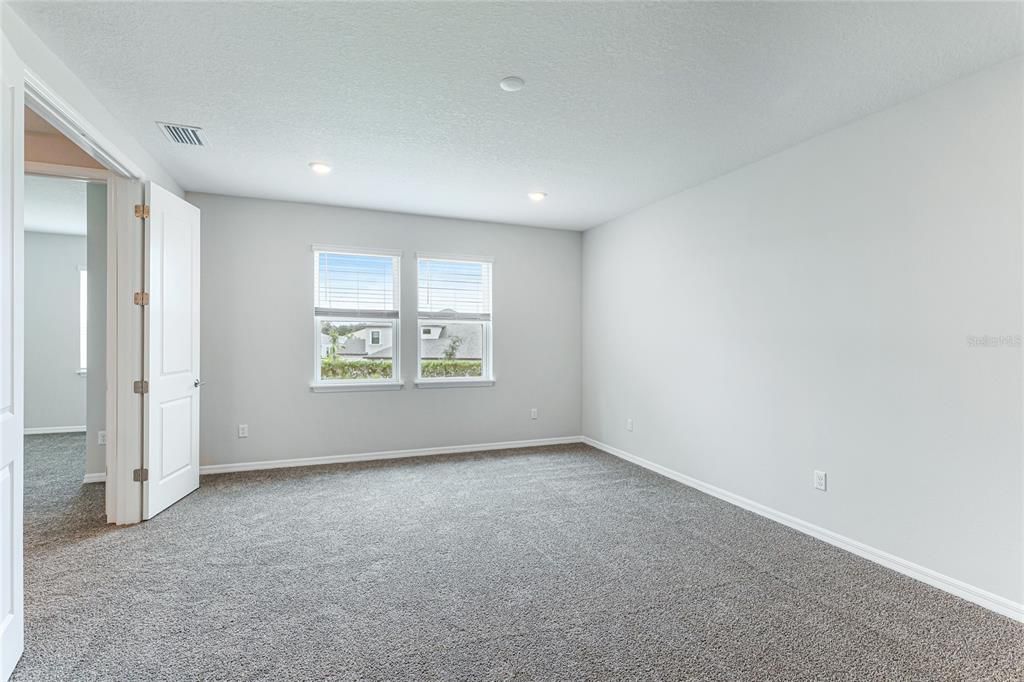 For Rent: $3,600 (4 beds, 3 baths, 2582 Square Feet)