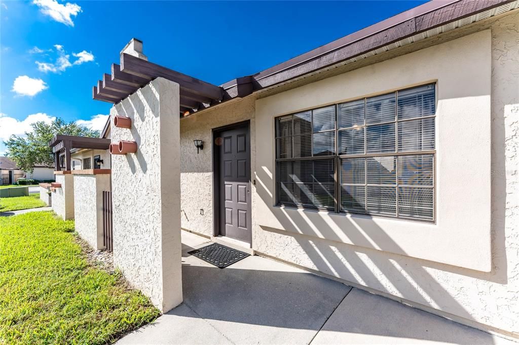 For Sale: $179,900 (2 beds, 2 baths, 814 Square Feet)