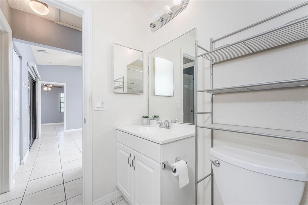 For Sale: $179,900 (2 beds, 2 baths, 814 Square Feet)