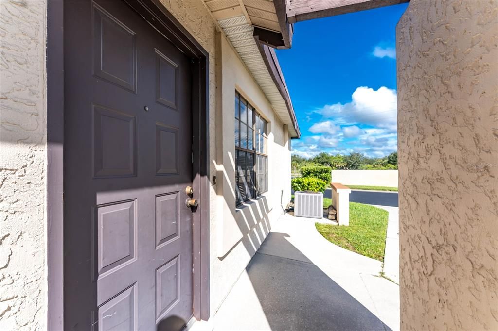 For Sale: $179,900 (2 beds, 2 baths, 814 Square Feet)