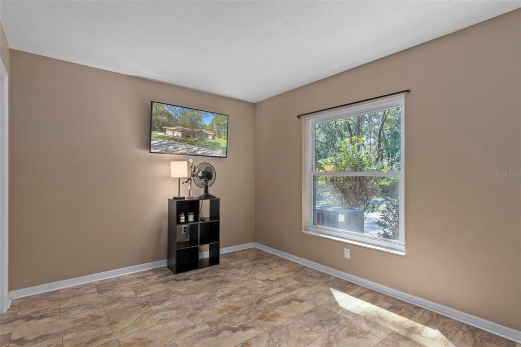 На продажу: $370,000 (3 спален, 2 ванн, 1502 Квадратных фут)