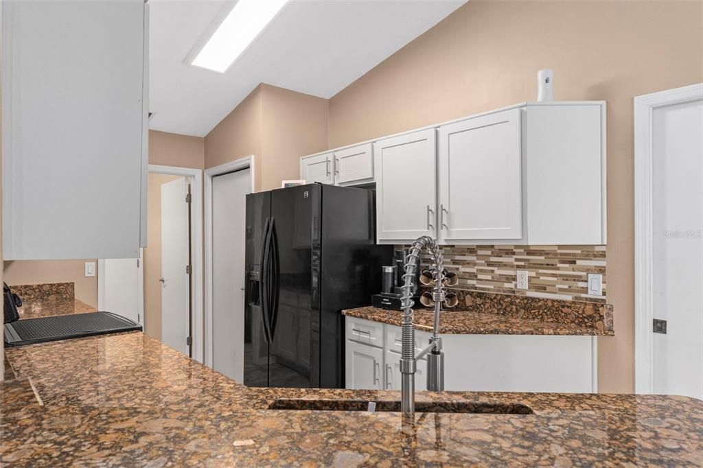 На продажу: $370,000 (3 спален, 2 ванн, 1502 Квадратных фут)