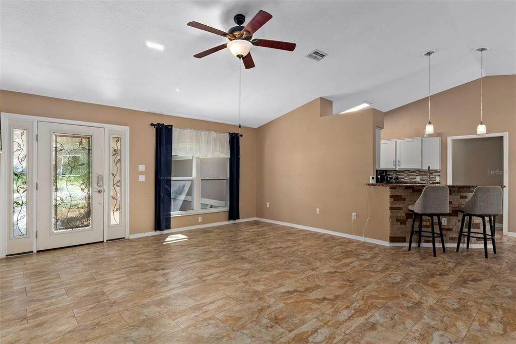 На продажу: $370,000 (3 спален, 2 ванн, 1502 Квадратных фут)