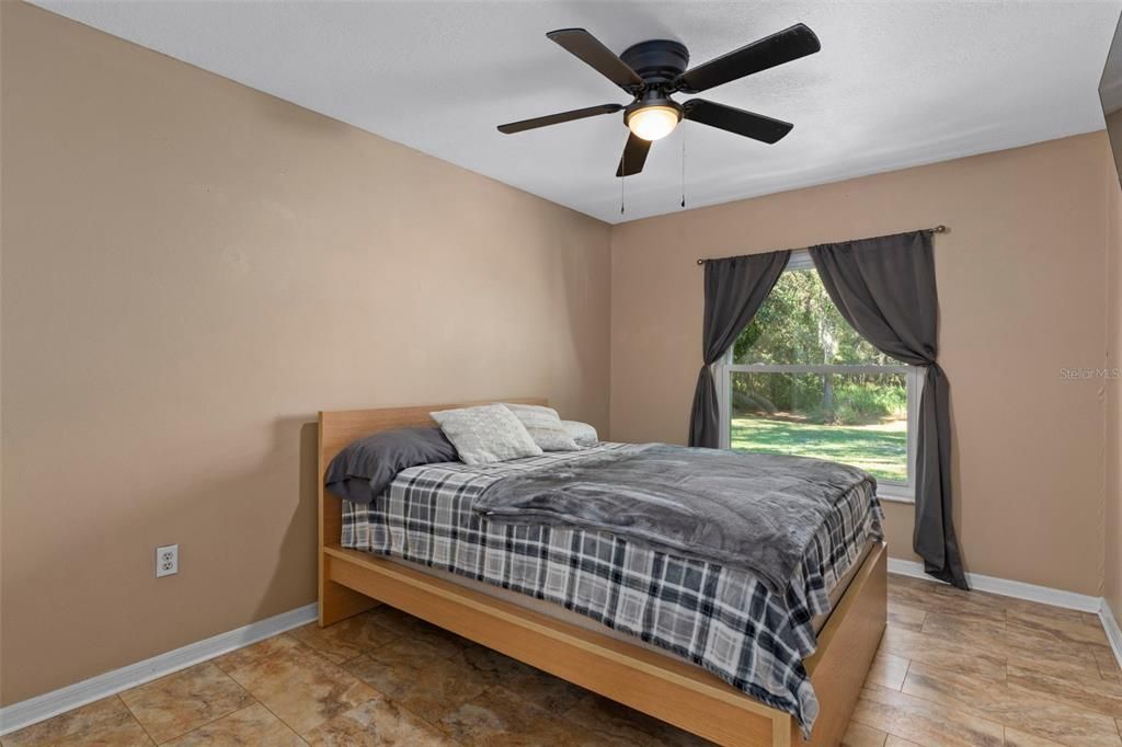 На продажу: $370,000 (3 спален, 2 ванн, 1502 Квадратных фут)