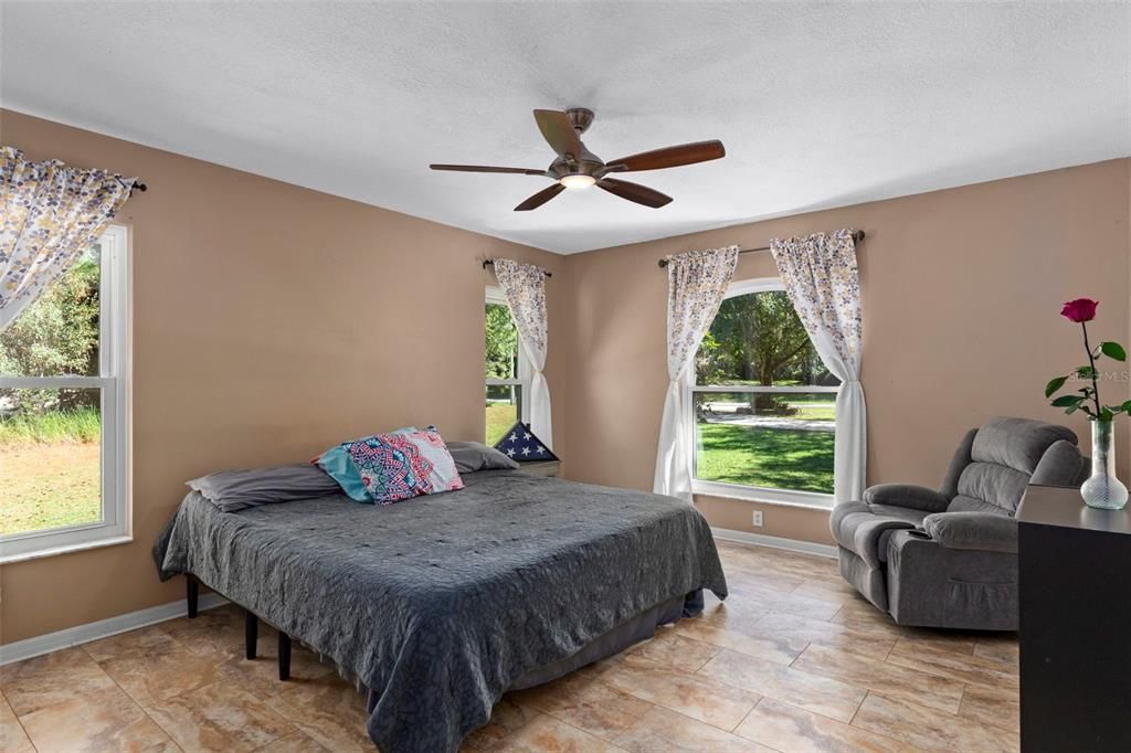 На продажу: $370,000 (3 спален, 2 ванн, 1502 Квадратных фут)