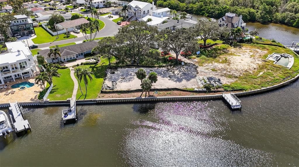 En Venta: $1,150,000 (0.23 acres)