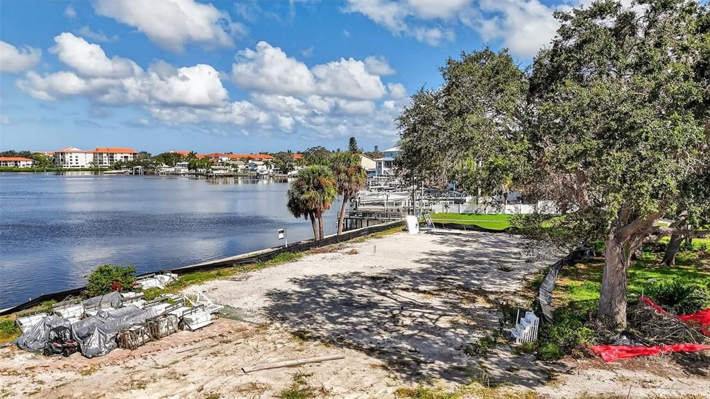 En Venta: $1,150,000 (0.23 acres)